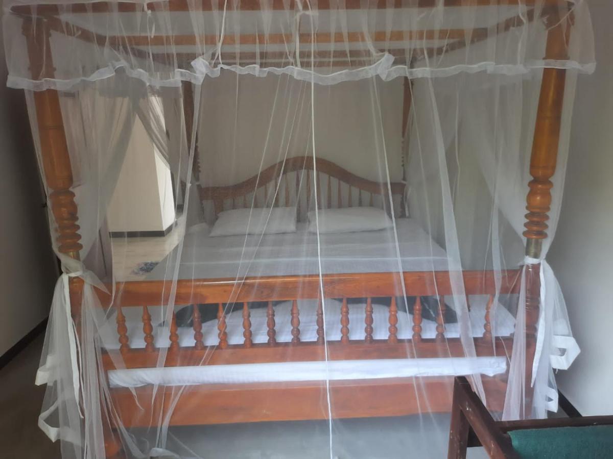 Bluefin Place To Stay Unawatuna Extérieur photo