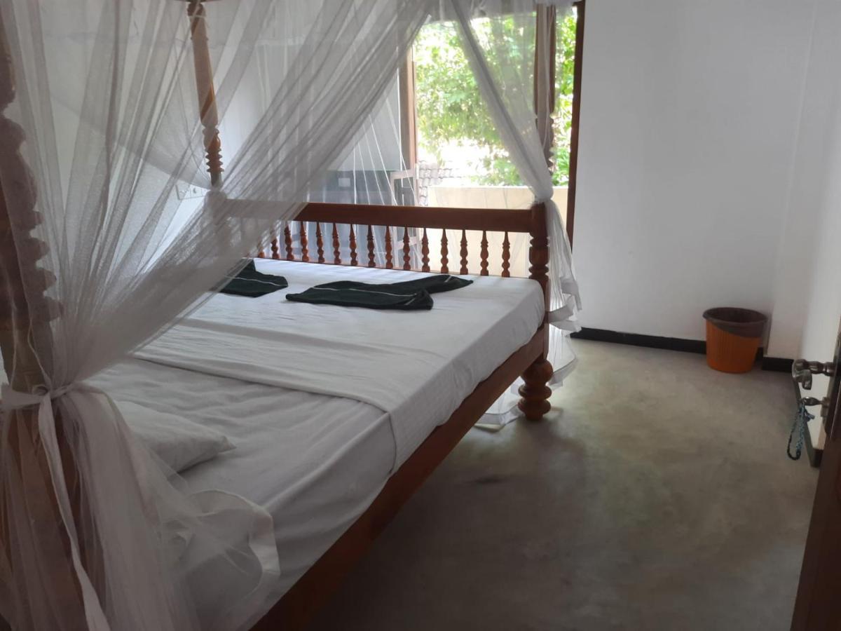 Bluefin Place To Stay Unawatuna Extérieur photo